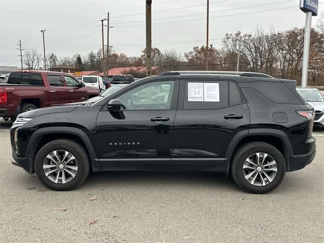 2025 Chevrolet Equinox LT photo 2