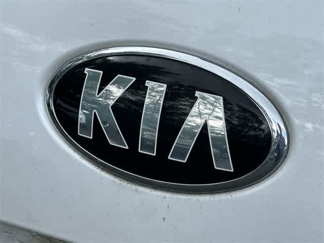 2017 Kia Sorento LX 14