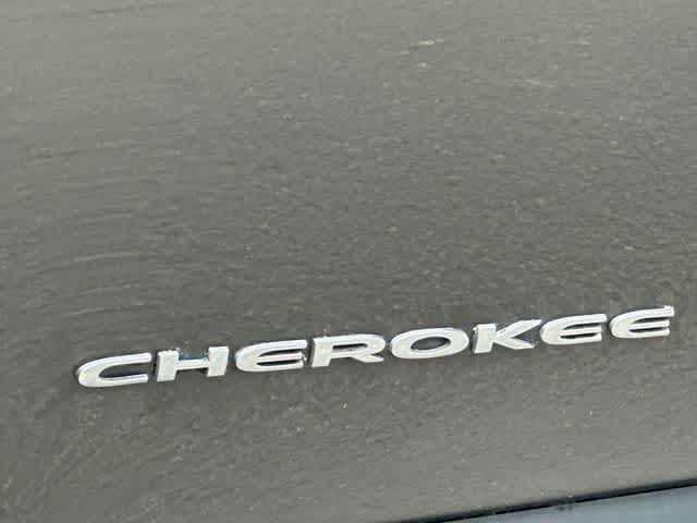 Thumbnail: 2016 Jeep Cherokee - 25