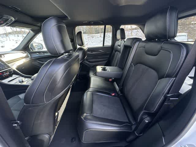 Thumbnail: 2025 Jeep Grand Cherokee - 19