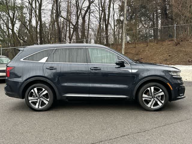 Thumbnail: 2023 Kia Sorento - 3