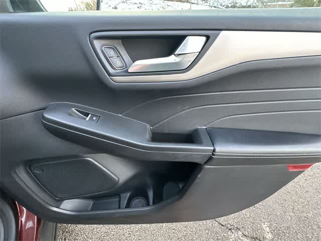 Thumbnail: 2021 Ford Escape - 21