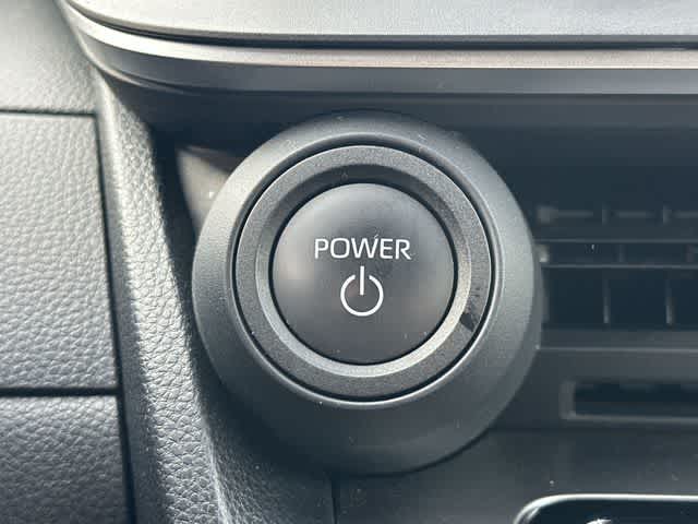 Thumbnail: 2024 Toyota Prius - 10