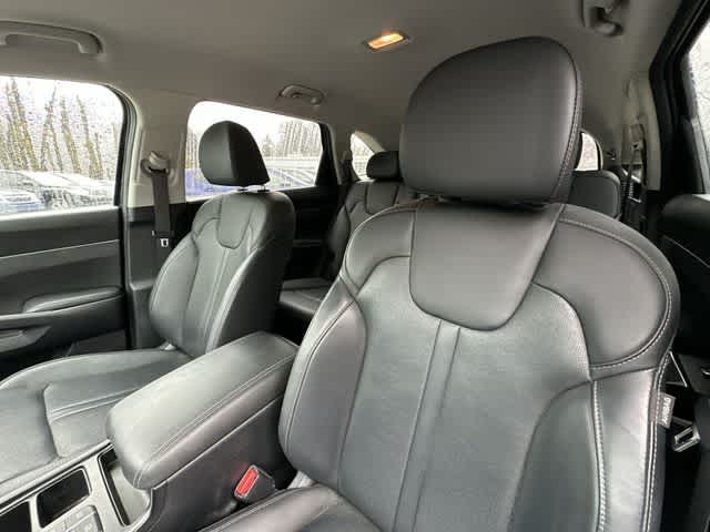 Thumbnail: 2023 Kia Sorento - 16