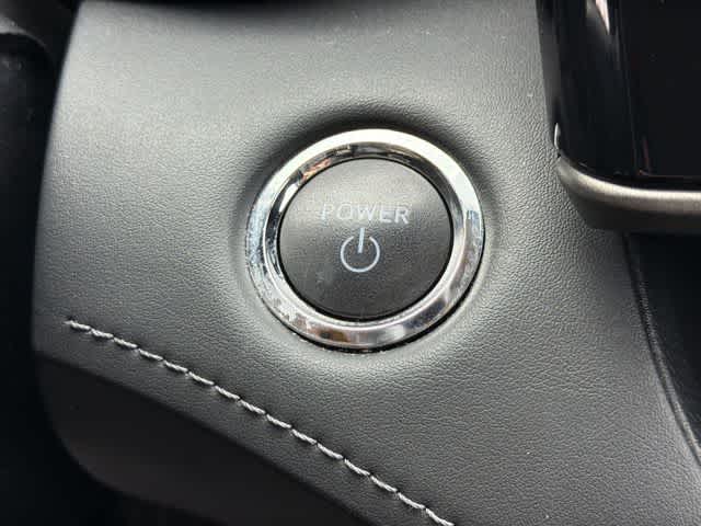 Thumbnail: 2023 Toyota Highlander - 11