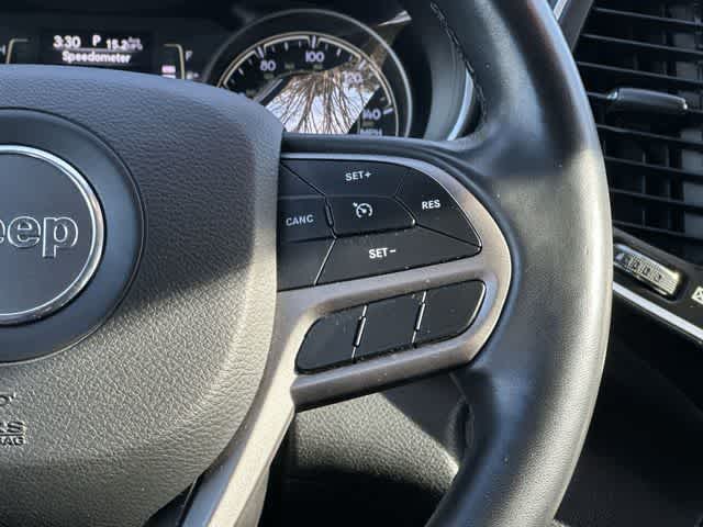 Thumbnail: 2019 Jeep Cherokee - 9