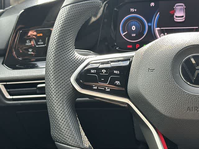 Thumbnail: 2022 Volkswagen Golf - 9