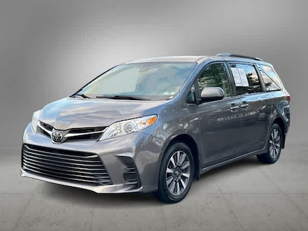 2020 Toyota Sienna LE 7 Passenger Van