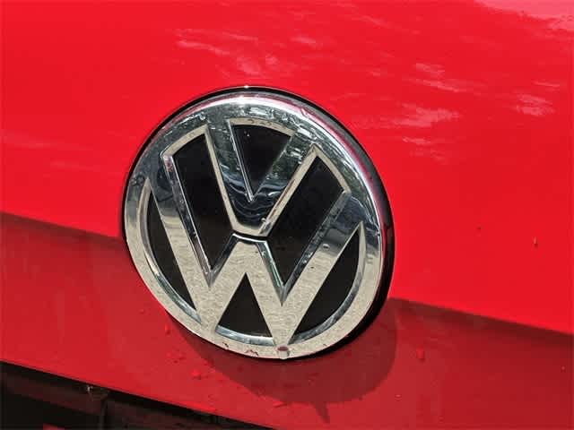 Thumbnail: 2017 Volkswagen e-Golf - 18