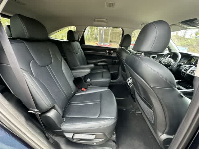 Thumbnail: 2023 Kia Sorento - 24