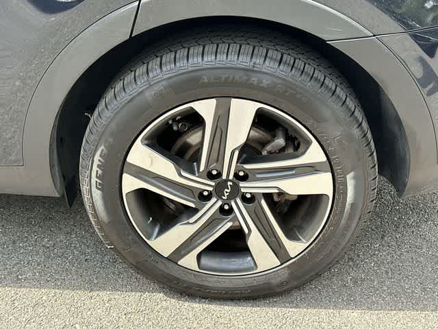 Thumbnail: 2023 Kia Sorento - 5