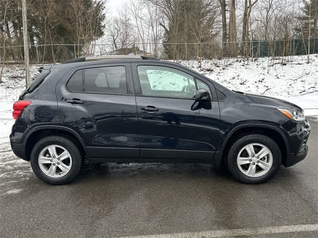 Thumbnail: 2022 Chevrolet Trax - 3