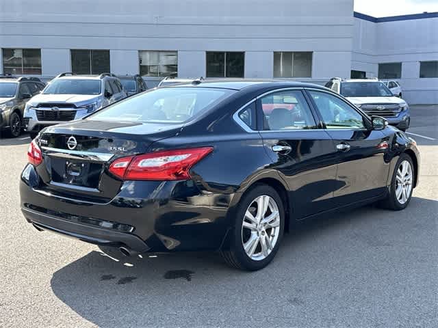Thumbnail: 2017 Nissan Altima - 33