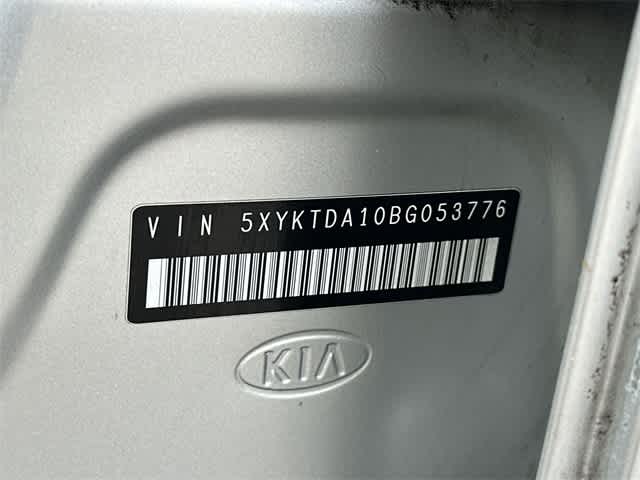 Thumbnail: 2011 Kia Sorento - 20