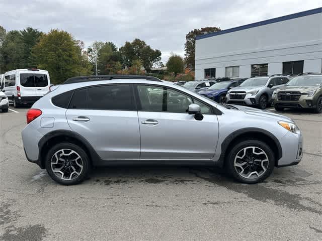 Thumbnail: 2017 Subaru Crosstrek - 3