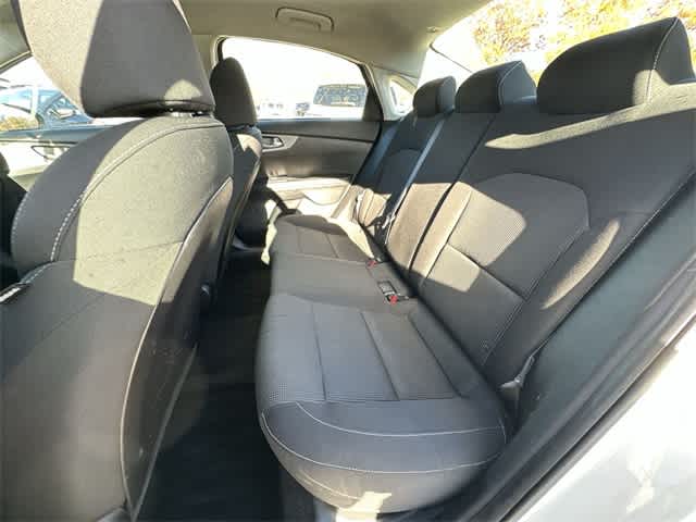 Thumbnail: 2020 Kia Forte - 17