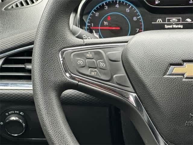 Thumbnail: 2017 Chevrolet Cruze - 8