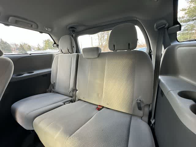 Thumbnail: 2020 Toyota Sienna - 17