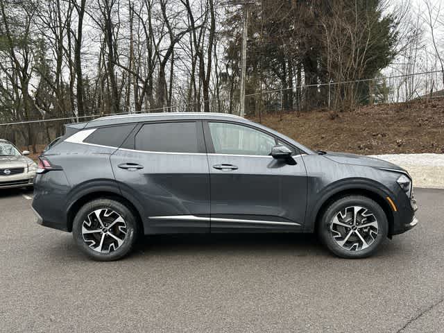 Thumbnail: 2023 Kia Sportage - 3