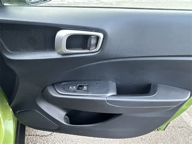 Thumbnail: 2023 Hyundai Venue - 19