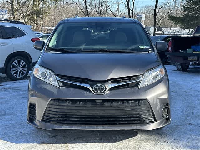 Thumbnail: 2020 Toyota Sienna - 17