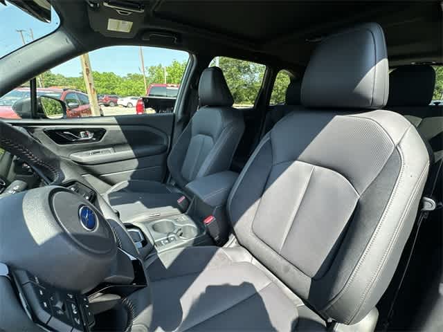 2025 Subaru Forester Touring 17