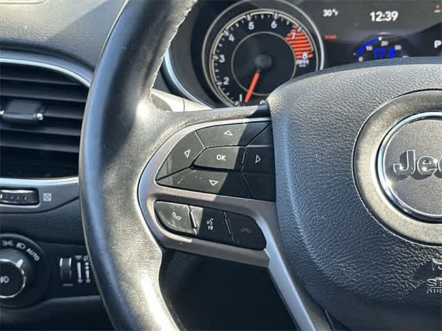 Thumbnail: 2019 Jeep Cherokee - 8