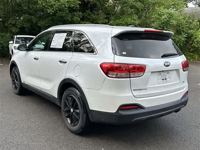 2017 Kia Sorento LX 16
