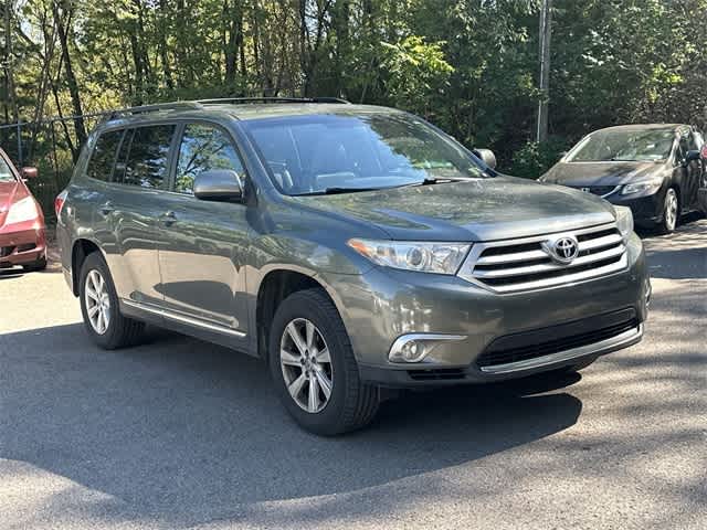 Thumbnail: 2013 Toyota Highlander - 22