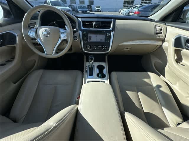 Thumbnail: 2017 Nissan Altima - 21