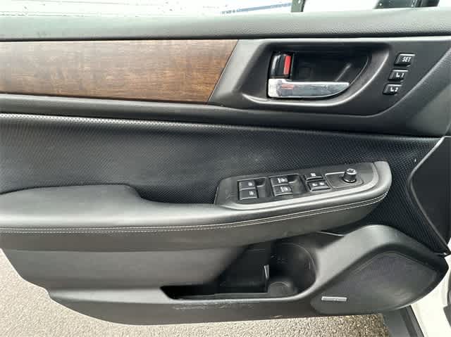 2016 Subaru Outback 2.5i Limited 18