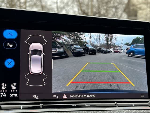 Thumbnail: 2022 Volkswagen Golf - 15