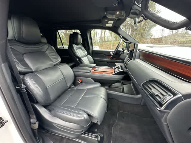 Thumbnail: 2024 Lincoln Navigator - 23
