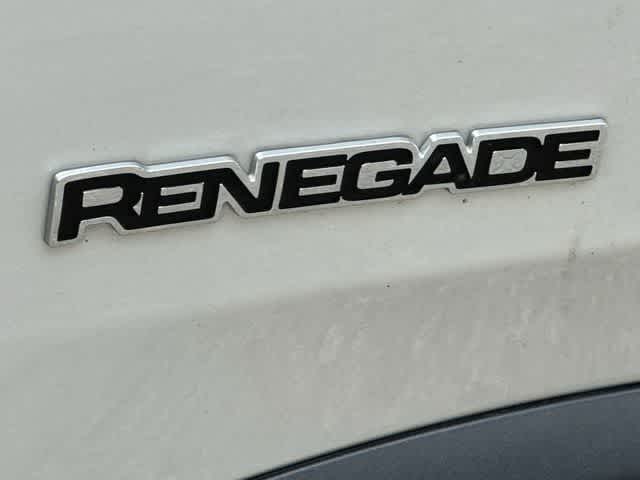 Thumbnail: 2016 Jeep Renegade - 17