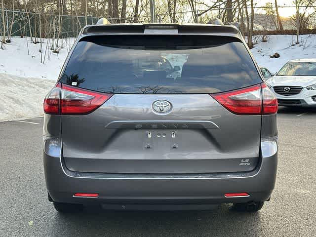 Thumbnail: 2020 Toyota Sienna - 4