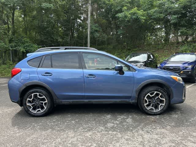 Thumbnail: 2017 Subaru Crosstrek - 3