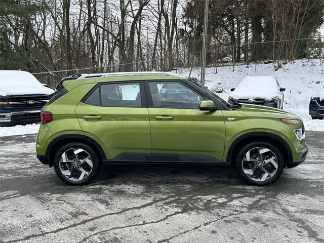 Thumbnail: 2023 Hyundai Venue - 3