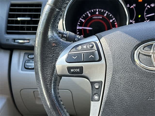 Thumbnail: 2013 Toyota Highlander - 9