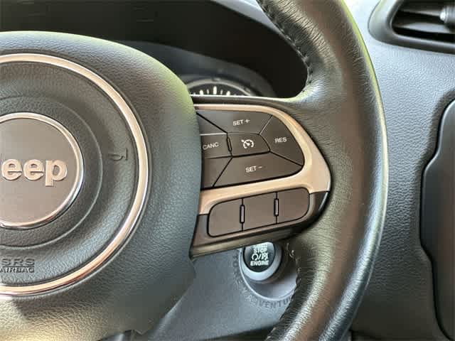 Thumbnail: 2015 Jeep Renegade - 9