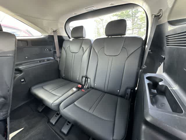 Thumbnail: 2023 Kia Sorento - 20