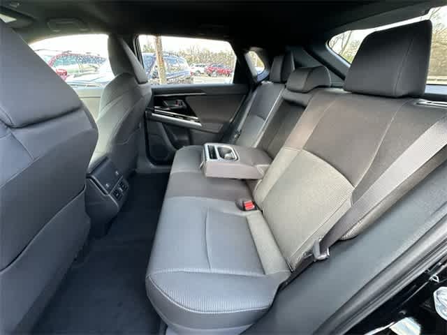 2025 Subaru Solterra Premium 17