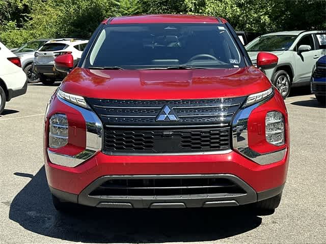 Thumbnail: 2022 Mitsubishi Outlander - 16