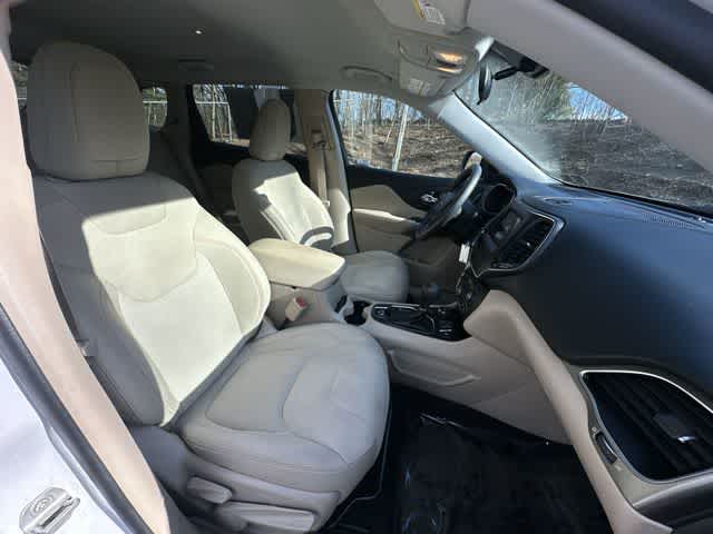 Thumbnail: 2019 Jeep Cherokee - 19