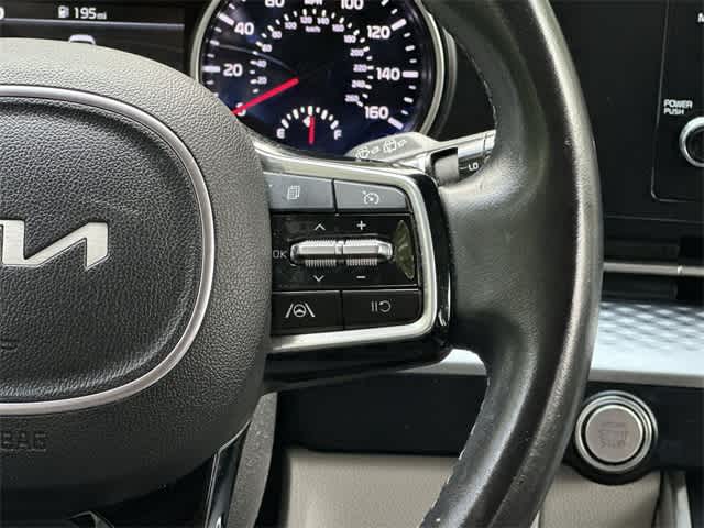 Thumbnail: 2022 Kia Carnival - 9