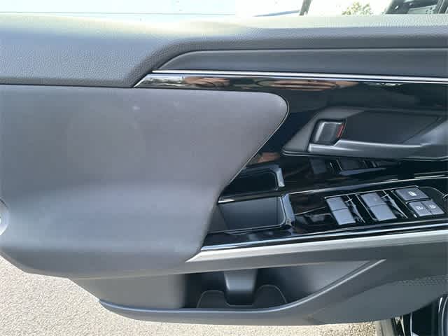 2025 Subaru Solterra Premium 16