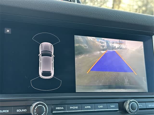 Thumbnail: 2020 Porsche Macan - 14