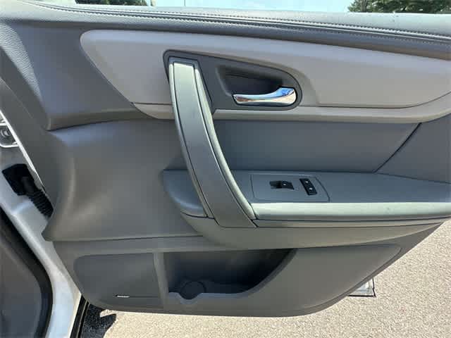 Thumbnail: 2015 Chevrolet Traverse - 22