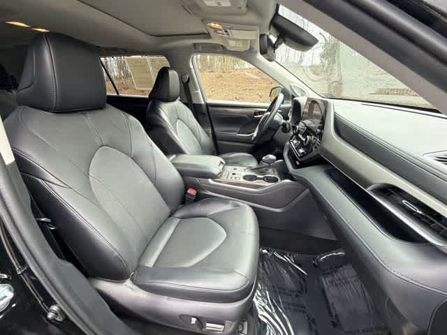 Thumbnail: 2023 Toyota Highlander - 23