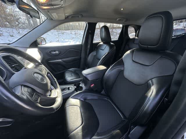 Thumbnail: 2019 Jeep Cherokee - 16