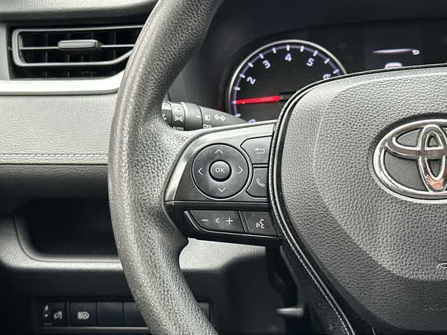 Thumbnail: 2020 Toyota RAV4 - 9